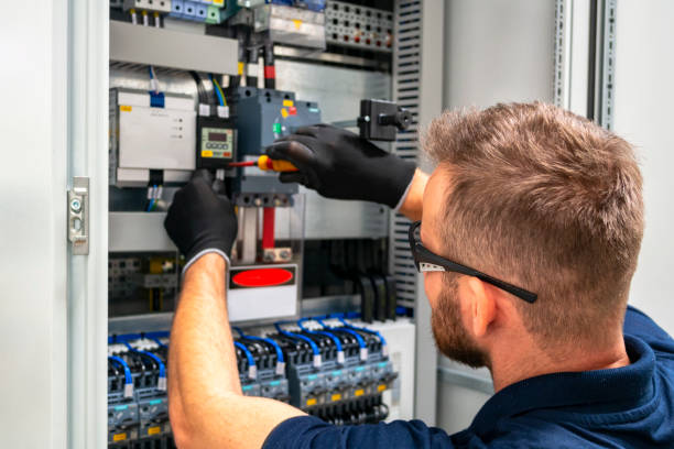 Best Local Electrician Companies  in Lakewood, CA